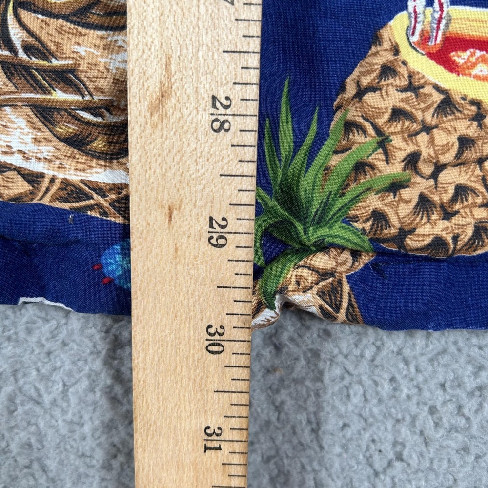 Winnie Fashion Shirt Mens XL Blue Hawaiian Cocktail Print Button Up Made Hawaii - Picture 9 of 12